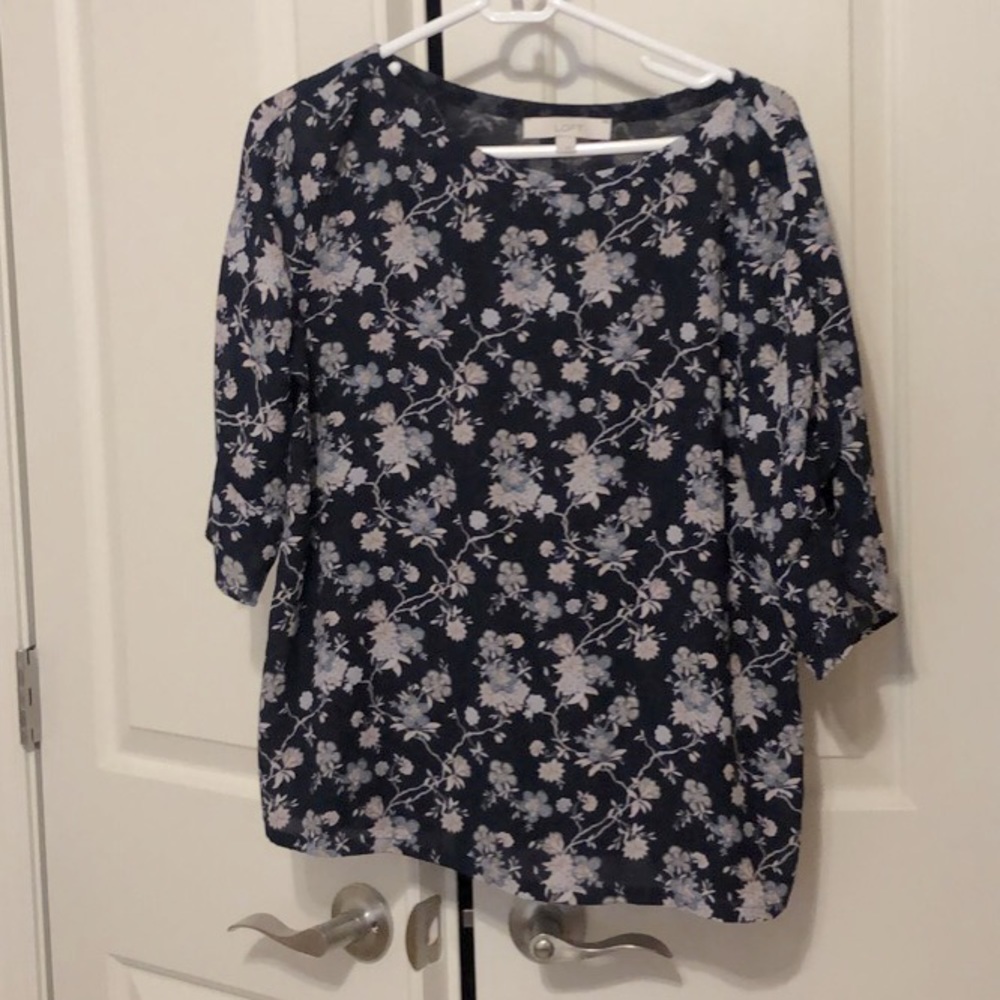 Ann taylor loft flutter sleeve top